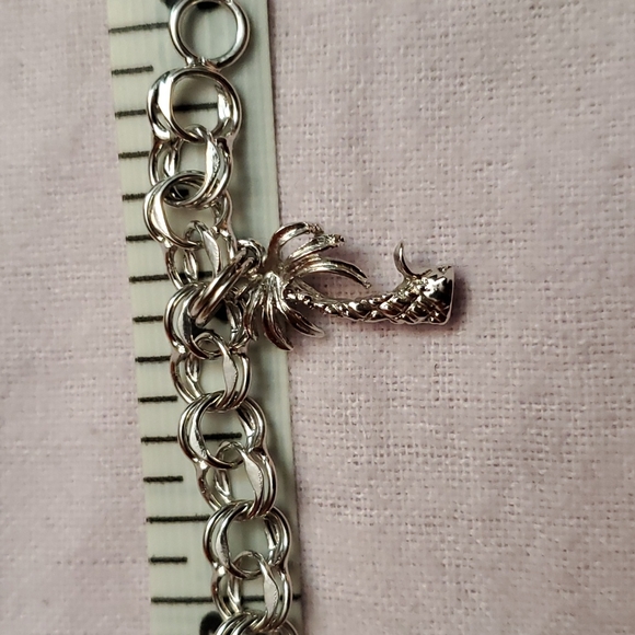 Vintage silver tropical charm bracelet - Picture 8 of 8